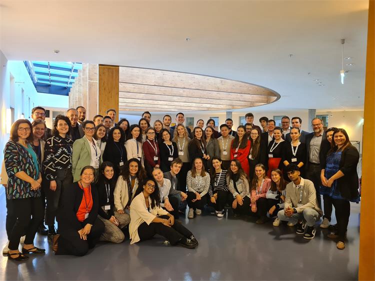 Slika /Direktorij 2/Mladi delegat/ESDN 1.jpg